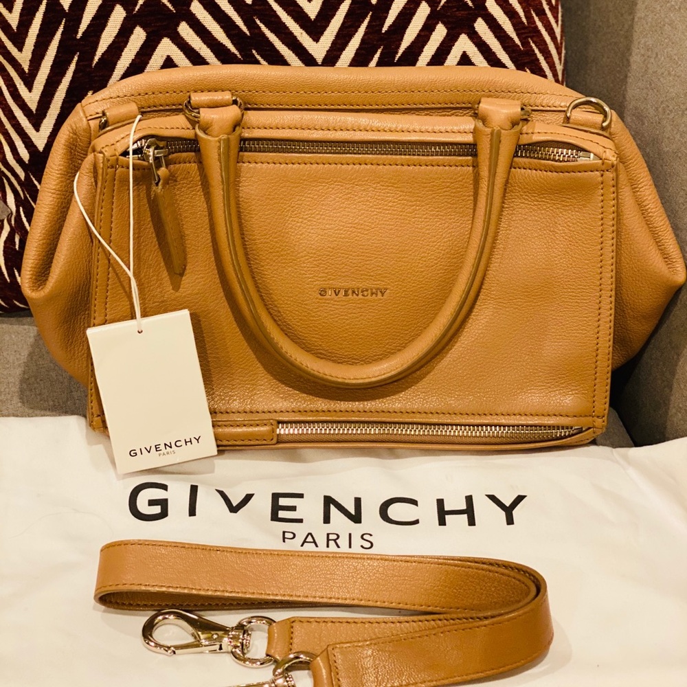▪️SOLD▪️Givenchy Medium Pink/Blush Pandora Goatskin
